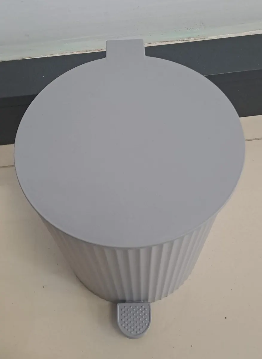 Özhavan ESTE Pedallı ÇÖP Kovası 8 LT GRİ ( KOD : 140 ) 3