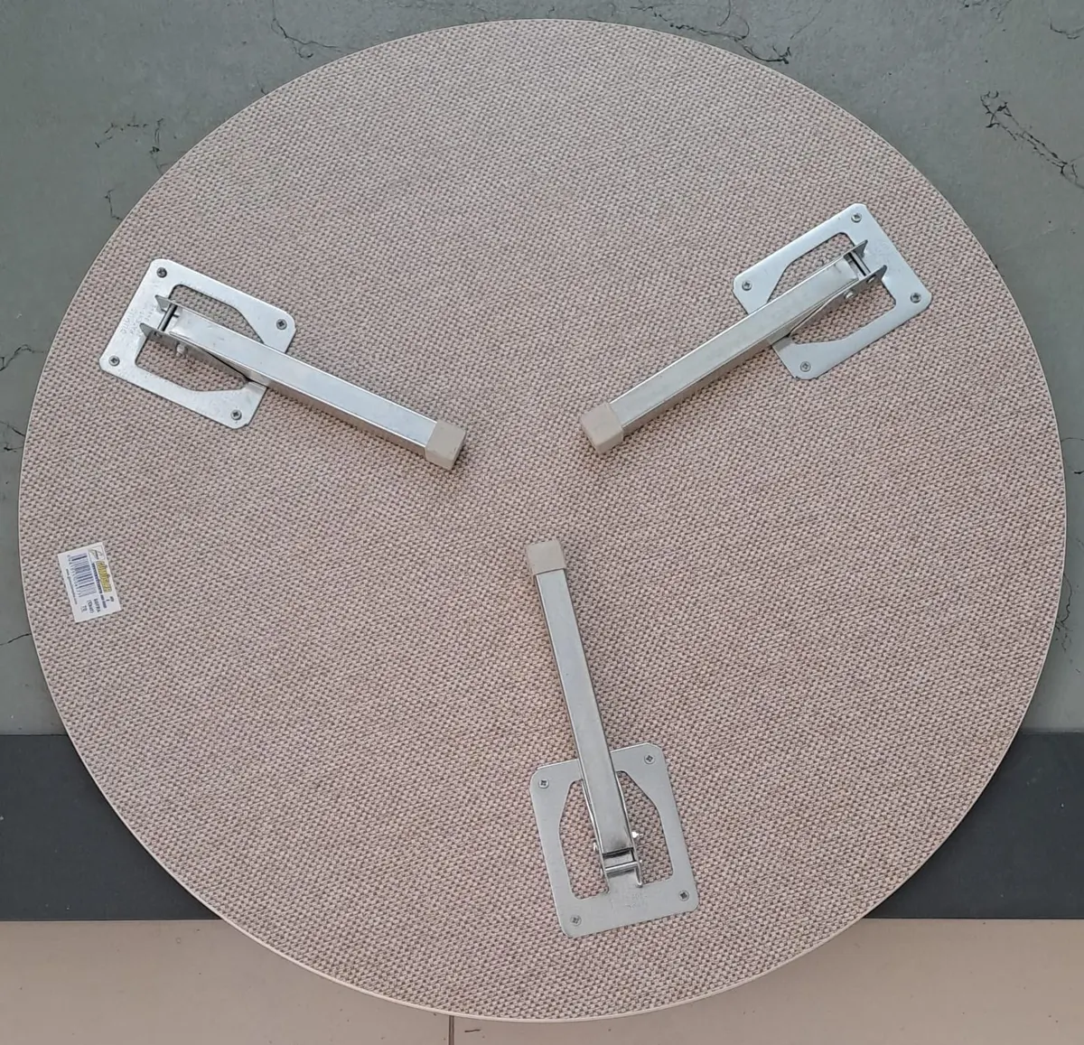 GÜMÜŞLER 70 cm METAL AYAKLI SOFRA 3