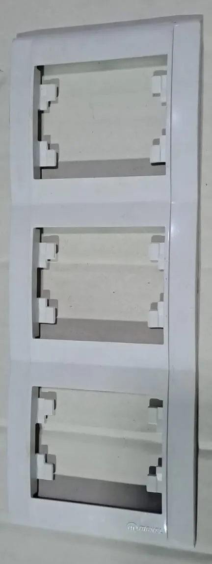 Makel Defne 3 LÜ Çerçeve Dikey 2