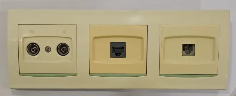 Schneider Merlin Gerin SIVA ALTI ÜÇLÜ - TV + İnternet + Telefon - Yeşil Şerit KREM