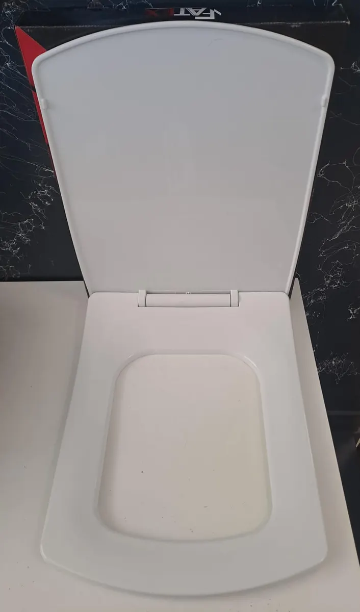 FATEX KARE SLIM SOFT ( 35 x 45 cm ) YAVAŞ KAPANAN PLASTİK KLOZET KAPAĞI