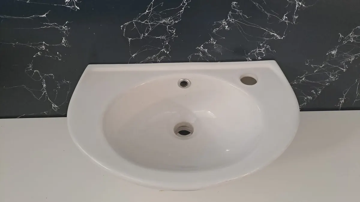 28X45 OVAL Lavabo Delikli Turavit