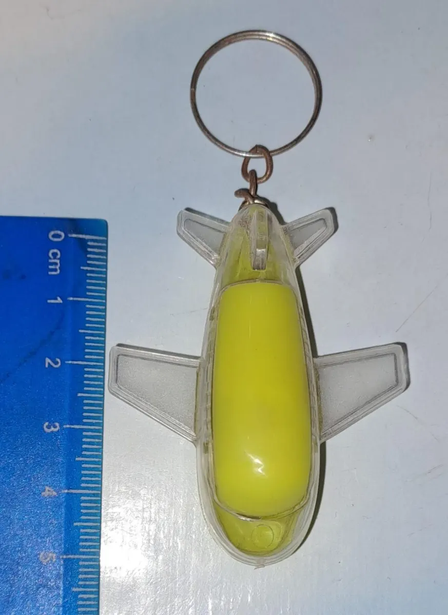 Küçük Plastik UÇAK Anahtarlık SARI Pilsiz