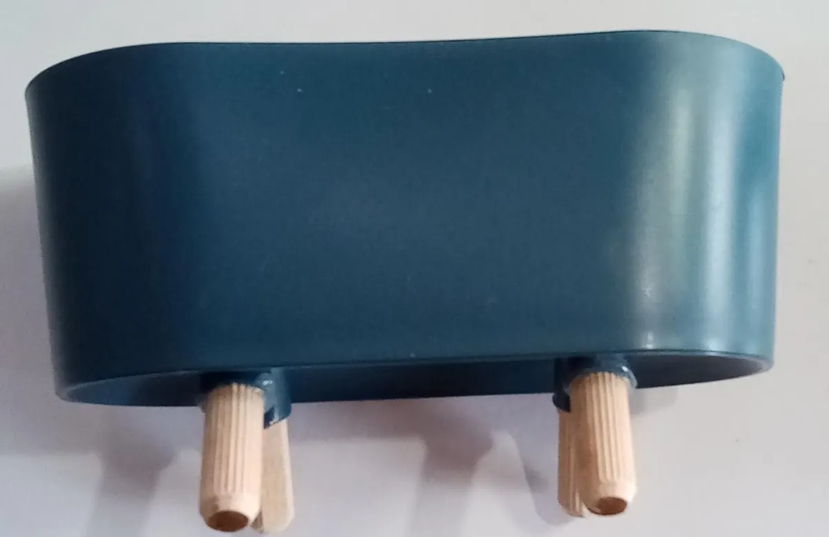 AHŞAP AYAKLI PLASTİK OVAL SAKSI K.MAVİ ( 8 x 15 x 7 cm ) 2