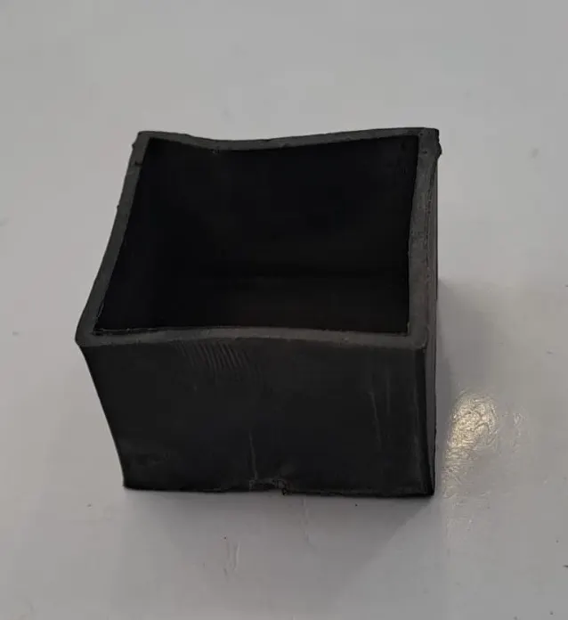 40x40 PLASTİK AYAK DIŞTAN GEÇMELİ