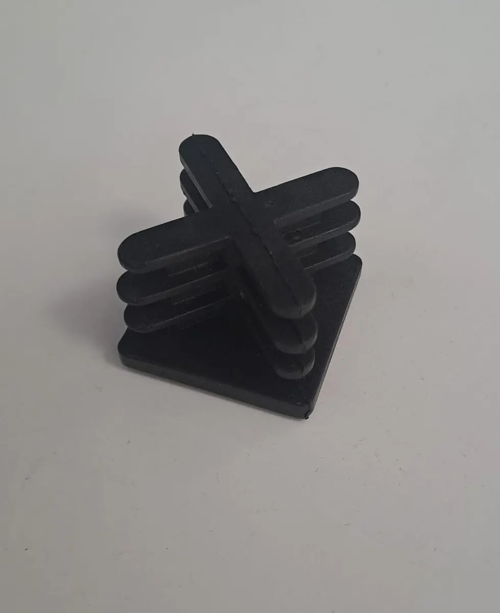 30x30 PLASTİK AYAK İÇTEN GEÇMELİ 2