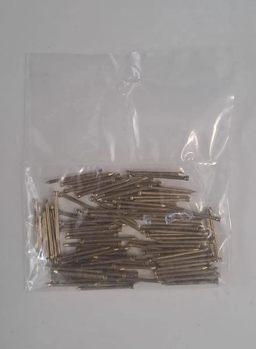 ÇELİK ÇİVİ SARI ( PARKE ) ( 2 x 30 ) 100 gr